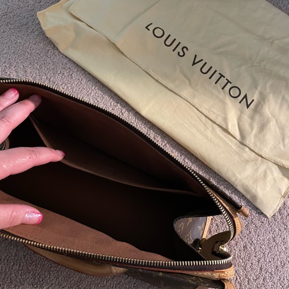 Louis Vuitton Popincourt Vintage Triangle Bag - Picture 6 of 9